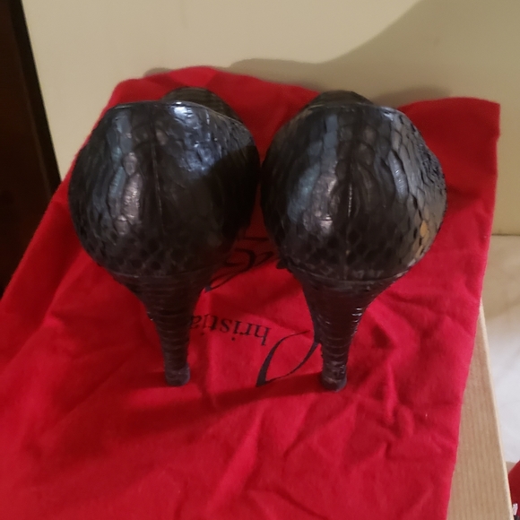 Christian Louboutin So Kate Snake Skin Pumps size 38 W/ Box, Bag, xtra Heel Tips - Picture 4 of 5